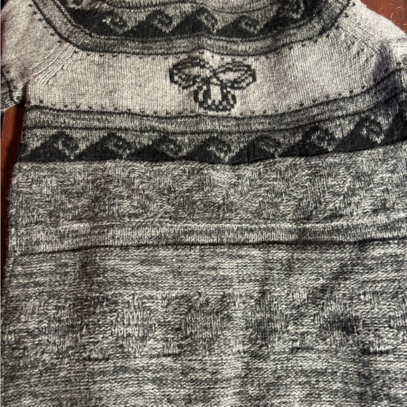 Oversized TNA knit - Picture 3 of 3